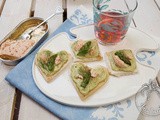 Crostini con salmone e crema di asparagi
