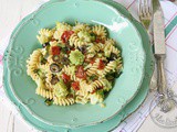 Ricetta Fusilli con broccolo romanesco, pomodori secchi e olive