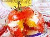 Ricetta Pomodori sorpresa ripieni con uova e Camoscio d’Oro al microonde