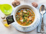 Zuppa con lenticchie, patate rosse dolci, topinambur e lemongrass