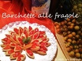 Barchette di pasta frolla farcite con crema e fragole