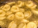 Del modo di fare il brodo, di cuocere e di servire i Cappelletti di Romagna