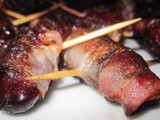 Devils on horseback, “Diavoli a cavallo“, spiedini di datteri o prugne avvolte nel bacon