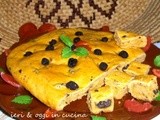 Focaccia al pomodoro e alle erbe aromatiche