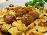 Orecchiette alla paesana con polpette di carne e ricotta secca