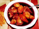 Pesche al vino rosso con cannella, ricetta spagnola della Rioja