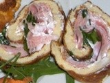 Rotolo di frittata con prosciutto e rucola