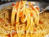 Spaghetti con sugo di peperoncini tondi piccanti