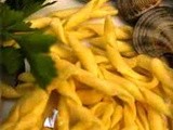 Strozzapreti con sugo di cozze, vongole e gamberi