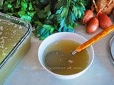 Ζωμοσ κρεατοσ σπιτικοσ  ♦♦  brodo di carne fatto a casa