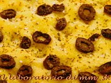 Φοκατσα με ελιεσ και ριγανη  *****  focaccia alle olive e origano