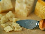 Το parmigiano reggiano  ♦♦  il parmigiano reggiano