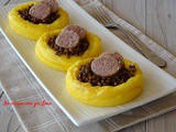 Cestini di polenta con lenticchie e salsiccia