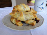 Cornetti di pasta sfoglia e marmellata