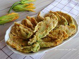 Fiori di zucca ripieni fritti golosi