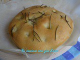 Focaccine al rosmarino morbide