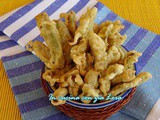 Gambi di carciofi cimaroli fritti