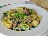 Orecchiette con broccoli e salsiccia