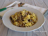 Pasta al ragù bianco con funghi