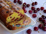 Plumcake alle ciliegie con yogurt e farina di cocco