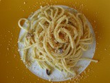 Spaghetti con acciughe e pangrattato
