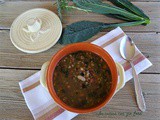 Zuppa di legumi e cereali con cavolo nero