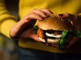 Burger d’automne au potimarron & fondue d’oignon au Calvados