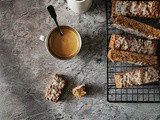 Biscotti glassati con noci, nocciole e mandorle e grue di cacao , gluten free