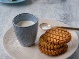 Hazelnuts and chestnut cookies with maple syrup