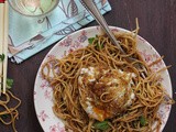 Noodles con l’uovo poché, impanato e fritto