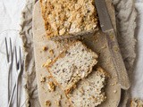 Pane all’avena e al miele con semi di lino