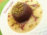 Flan al cioccolato con salsa al cioccolato bianco e vaniglia