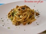 Linguine con pesto di melanzane e nocciole con salmone affumicato