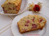 Plumcake alle fragole, cioccolata bianca e granella di pistacchio