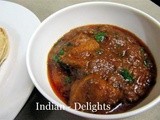 Hot and Spicy Indian Chicken Curry in Tomato Gravy