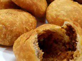 Simple Dal Kachori Recipe | Anyone can make Kachodi at home