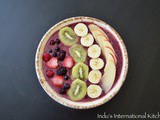 ‘Fruits and Veggies’ Smoothie Bowl || Healthy Berry and Banana Smoothie ( Paleo, aip)