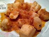 Potatoes with tomato sauce-γιαχνι
