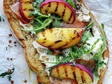 Bruschetta sa grilovanim breskvama / Bruschetta with grilled peaches