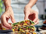 Kukuruz salata i marinirani svinjski vrat (na više načina) / Tortilla Wraps