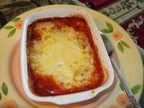 Yummy breakfast idea - Baked tomatoes, egg & cheese