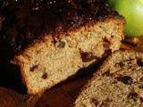 Apple, pepper and cinnamon loaf cake