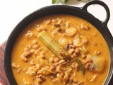 Thatta Payir Kuzhambu Recipe |Cowpeas curry for rice