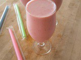 Silky banana-strawberry smoothie