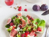 Fresh fig salad with raspberries, pistachio and goatcheese