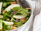 Goatcheese salad with walnuts and pear