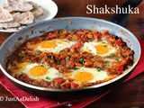 Shakshuka (Eggs Poached in Tomato Sauce) – My new favourite Brunch