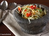 Som Tam (Thai Green Papaya Salad)