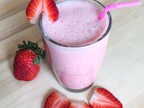 Strawberry Lassi (Strawberry Yogurt Drink)