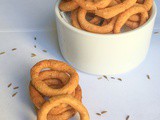 Ring Murukku (Fried Rice Flour Rings)